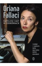 Kapelusz cały w czereśniach